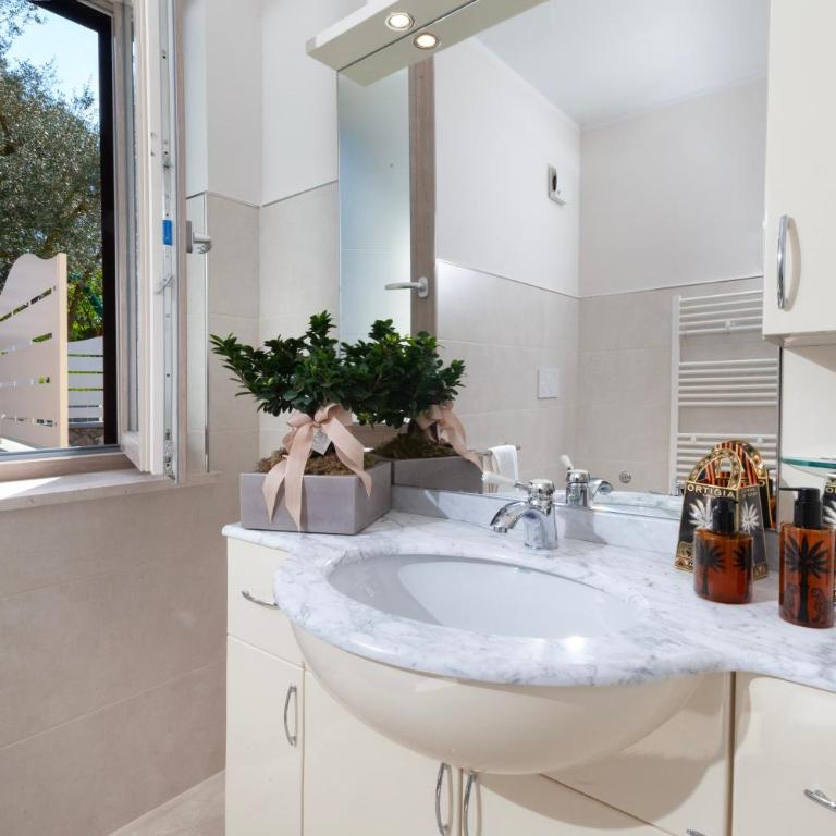 Villa Hemera - Three-Bedroom Villa - 22