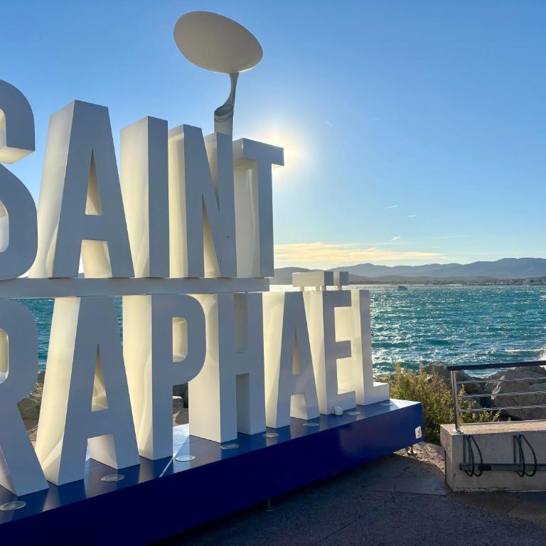 Vacances Cap Esterel PESSY appart 4 personnes avec une magnifique vue mer piscines et massif de l Esterel - Appartement 1 Chambre - 31