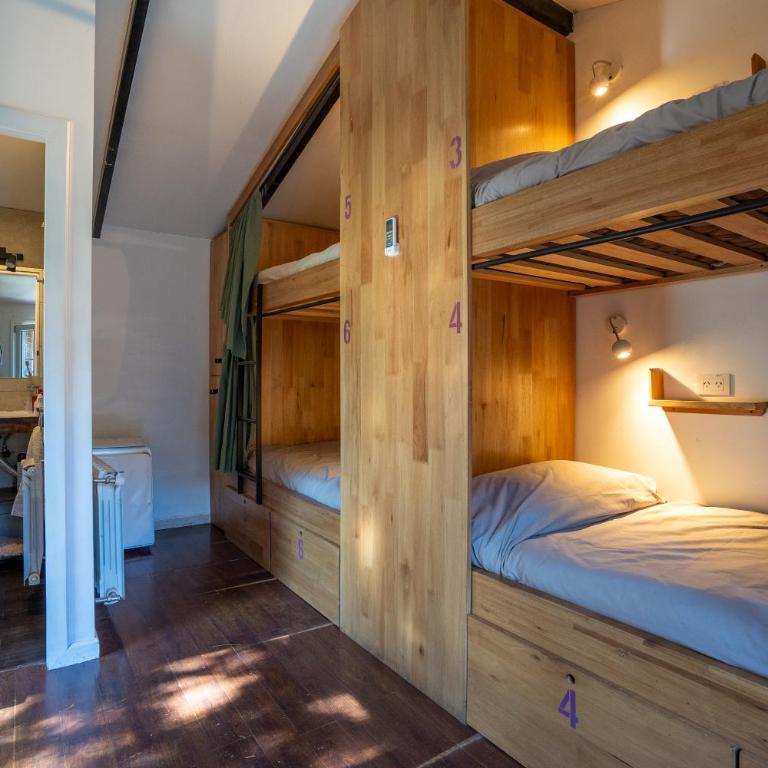 INDÓMITO HOSTEL - Cama en habitación compartida mixta de 6 camas - 3