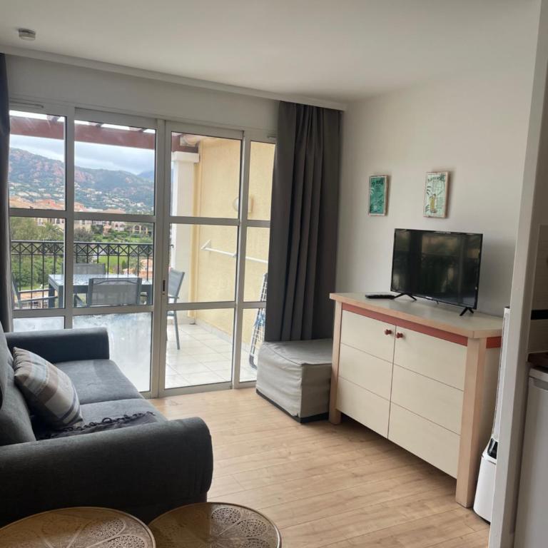 Vacances Cap Esterel PESSY appart 4 personnes avec une magnifique vue mer piscines et massif de l Esterel - Appartement 1 Chambre - 34