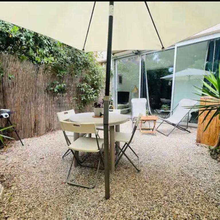 Studio cosy avec jardin privé à 300 m de la mer - One-Bedroom Apartment - 1