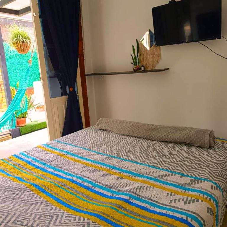 Casa Luna Lago Calima - Habitación con baño compartido - Cama grande - 2