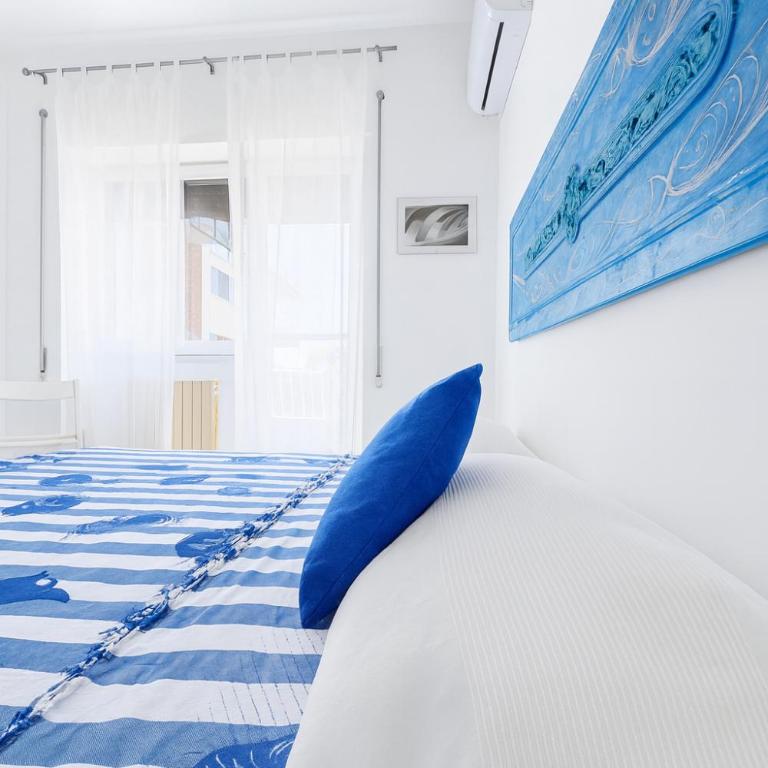 Casa Lidia Mare - Three-Bedroom Apartment - 11