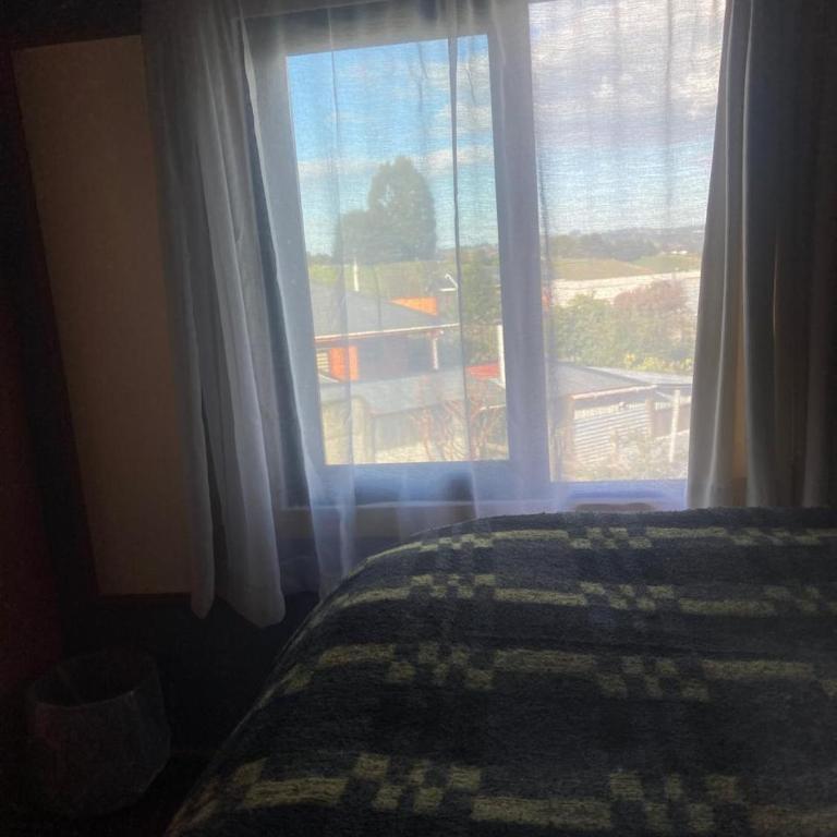 Art Gallery hostal Castro Chiloè - Standard Single Room with Mountain View - 4
