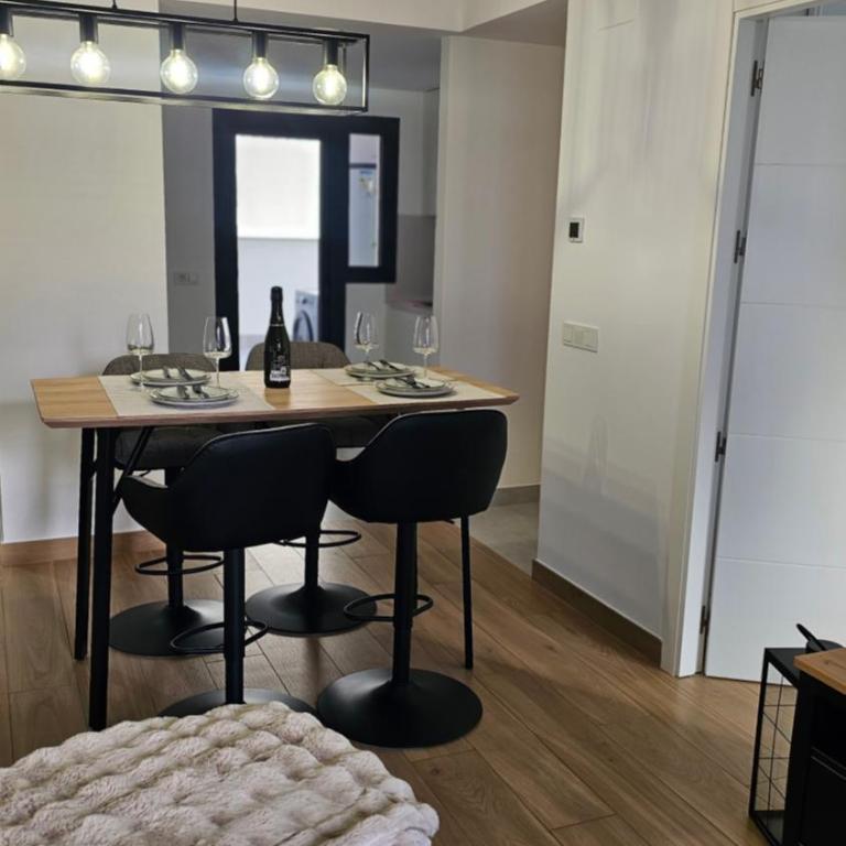 Sunny Vibes Villajoyosa - Two-Bedroom Apartment with Balcony - 6