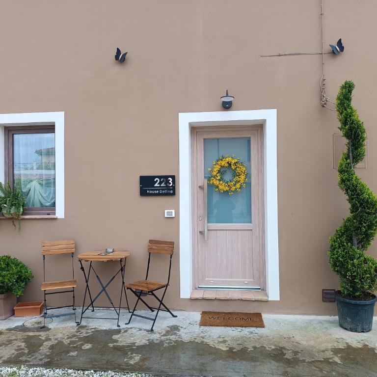 House Delfina - Camera Deluxe (2 Adulti + 1 Bambino) - 2