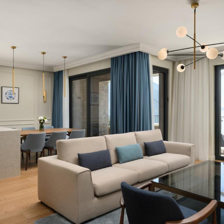 Mövenpick Hotel & Residences Teuta Kotor Bay - Deluxe Apartment with One King Bed, One Double Bed and Two Single Beds - 7