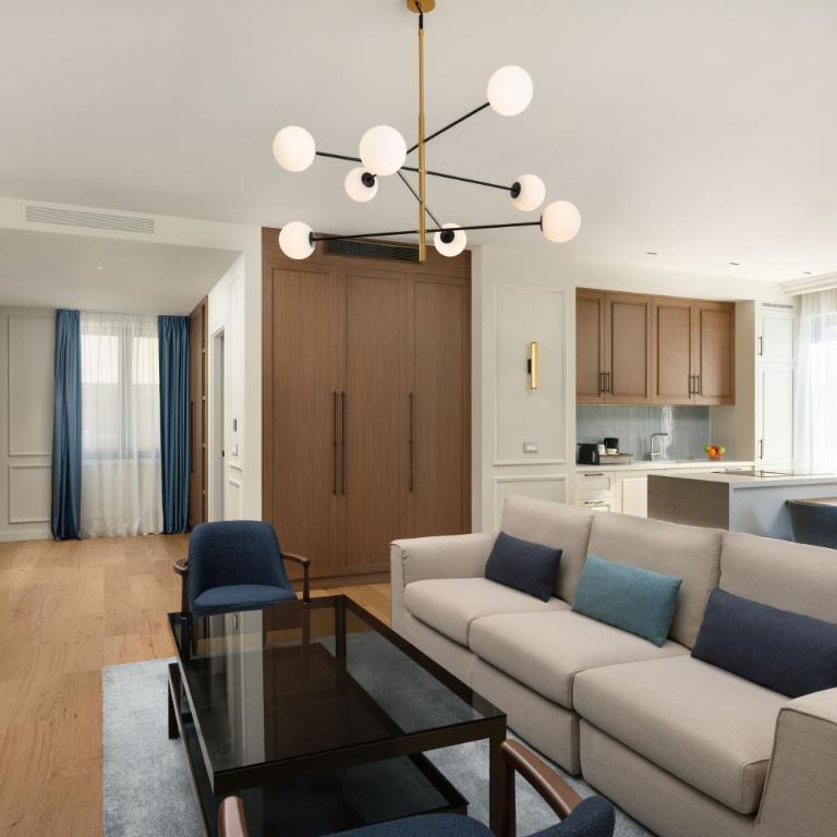 Mövenpick Hotel & Residences Teuta Kotor Bay - Deluxe Apartment with One King Bed, One Double Bed and Two Single Beds - 8