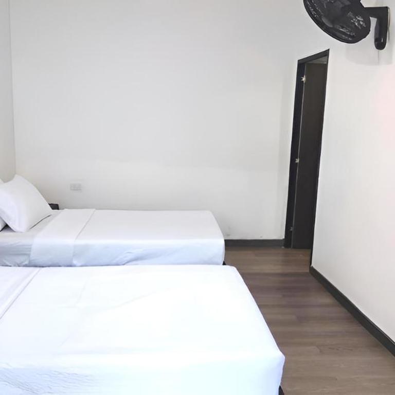 Hotel San Rin - Habitación Doble Pequeña - 2 camas - 2