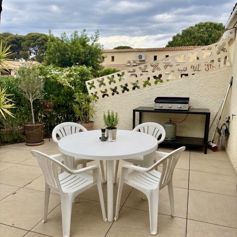 Le coin des cigales - Piscine - Parking - Proche village naturiste - Histoire de Clés - Appartement 1 Chambre - 1