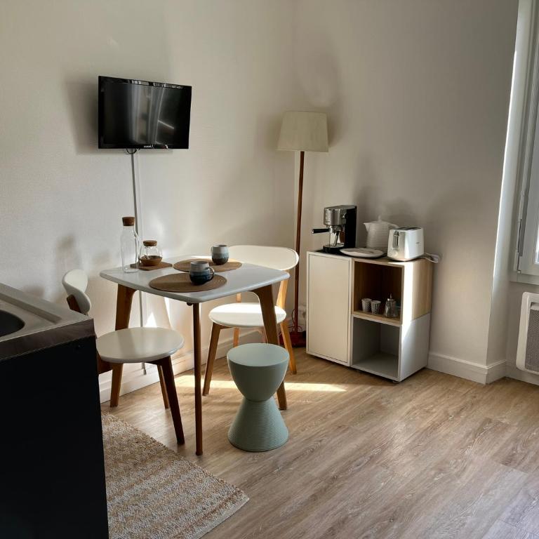 Location studio équipé à 200m de la plage. - Appartement 1 Chambre - 7