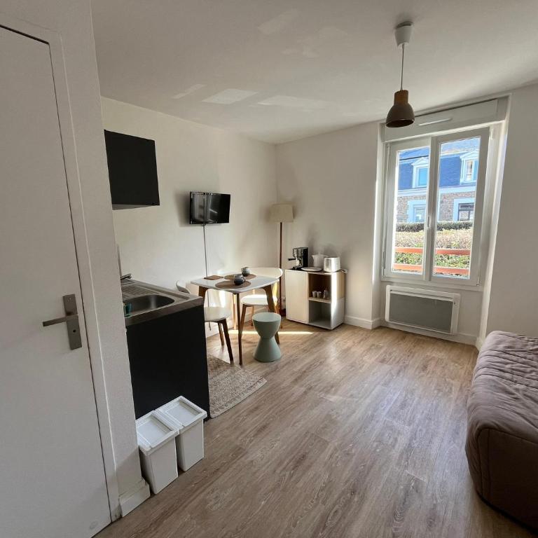 Location studio équipé à 200m de la plage. - Appartement 1 Chambre - 4