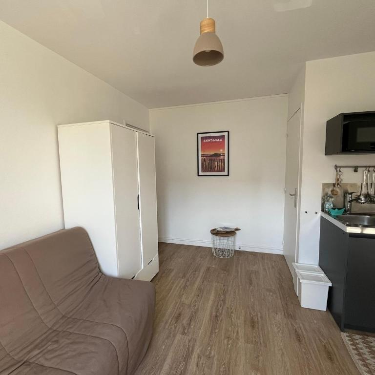 Location studio équipé à 200m de la plage. - Appartement 1 Chambre - 16