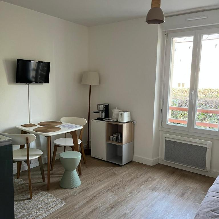 Location studio équipé à 200m de la plage. - Appartement 1 Chambre - 6