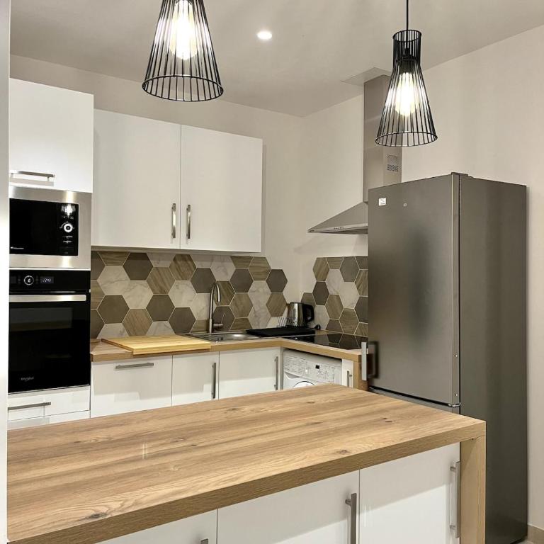 Urban Charm 6 people near dowtown with air Conditioning & Netflix - Appartement 3 Chambres - 3