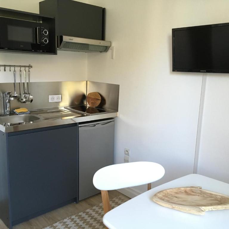 Location studio équipé à 200m de la plage. - Appartement 1 Chambre - 12
