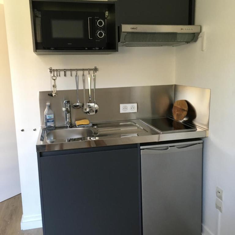 Location studio équipé à 200m de la plage. - Appartement 1 Chambre - 13