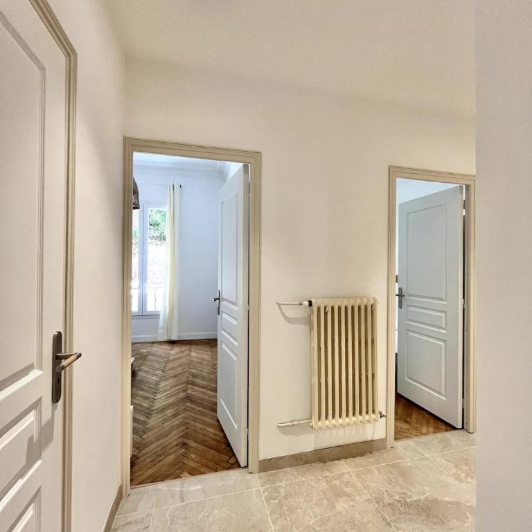Urban Charm 6 people near dowtown with air Conditioning & Netflix - Appartement 3 Chambres - 10