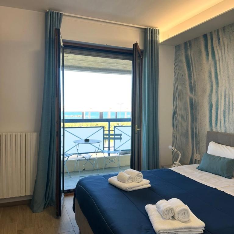 Stella Marina - Deluxe Double Room with Sea View - 5