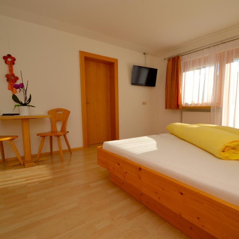 Pension Christine - Doppelzimmer mit Balkon - 2