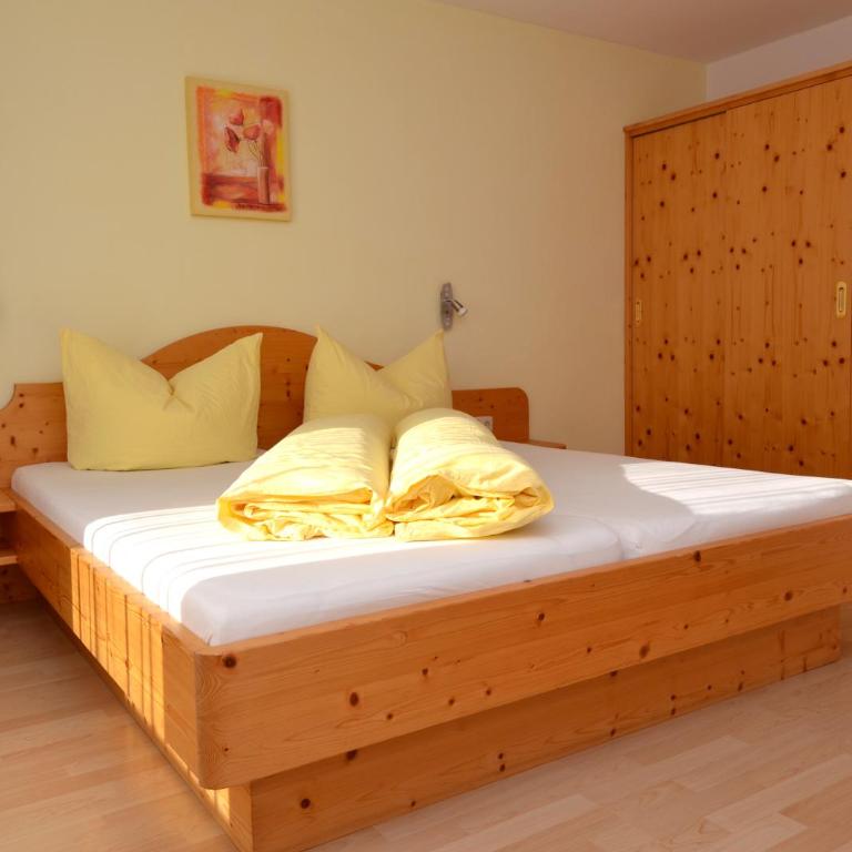 Pension Christine - Doppelzimmer mit Balkon - 4