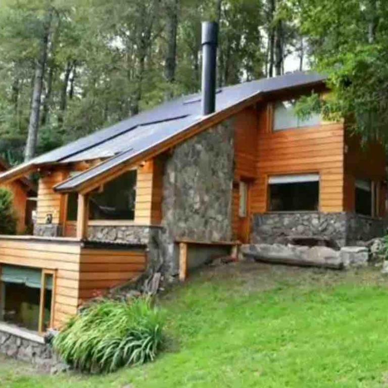 Excelente Casa en bosque con vista a Chapelco y Lago Lacar - Casa de 2 dormitorios - 1