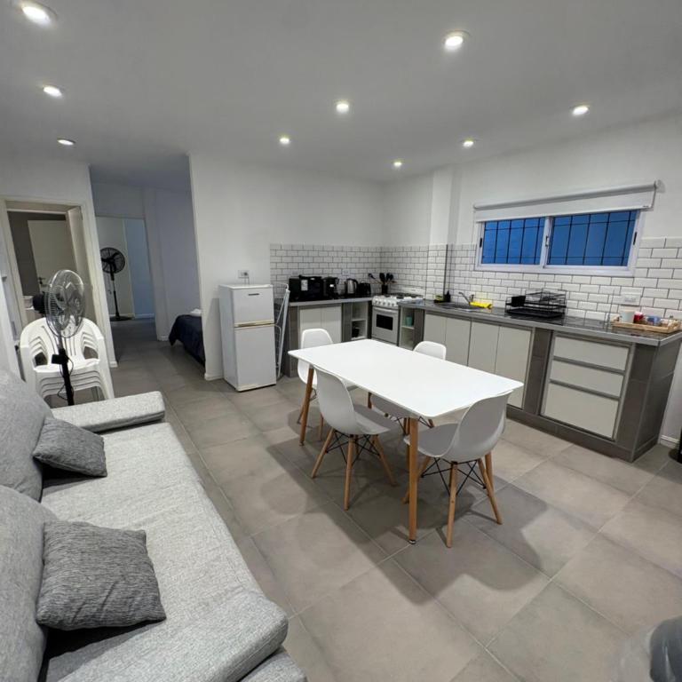 Departamento 3 ambientes a estrenar a 3 cuadras de la playa con cochera - Two-Bedroom Apartment - 1