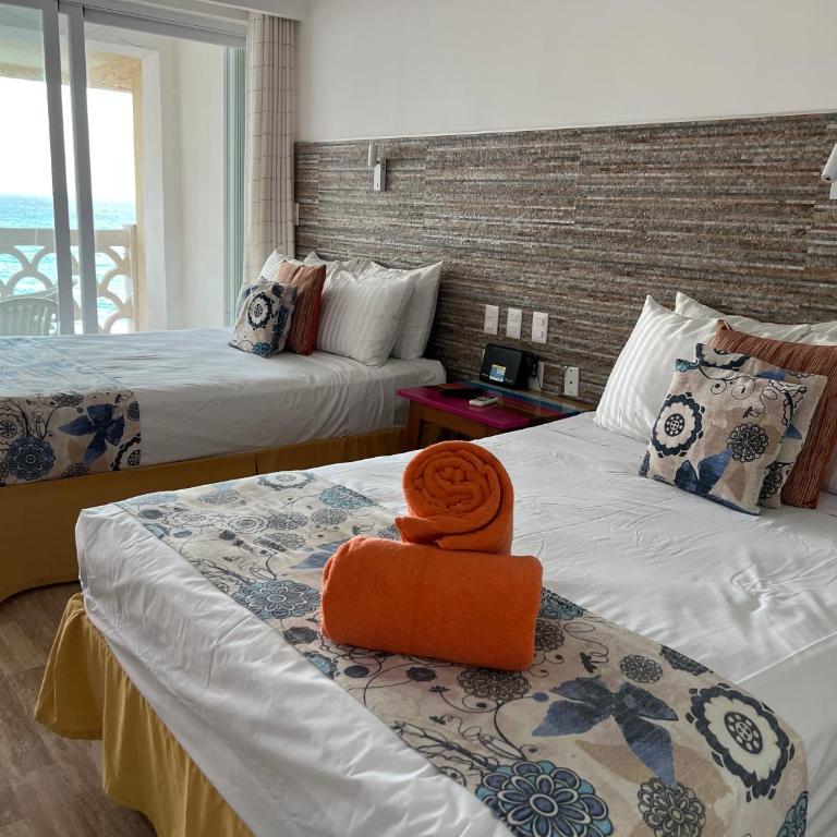 Oceanfront Apartments Cancun - Studio Apartment with Balcony - 18