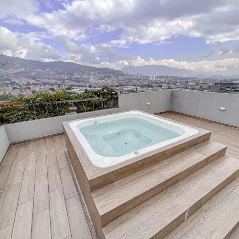 Excellent location, view, close to Provence, Envigado Medelllin Colombia - Apartamento de 2 dormitorios - 6