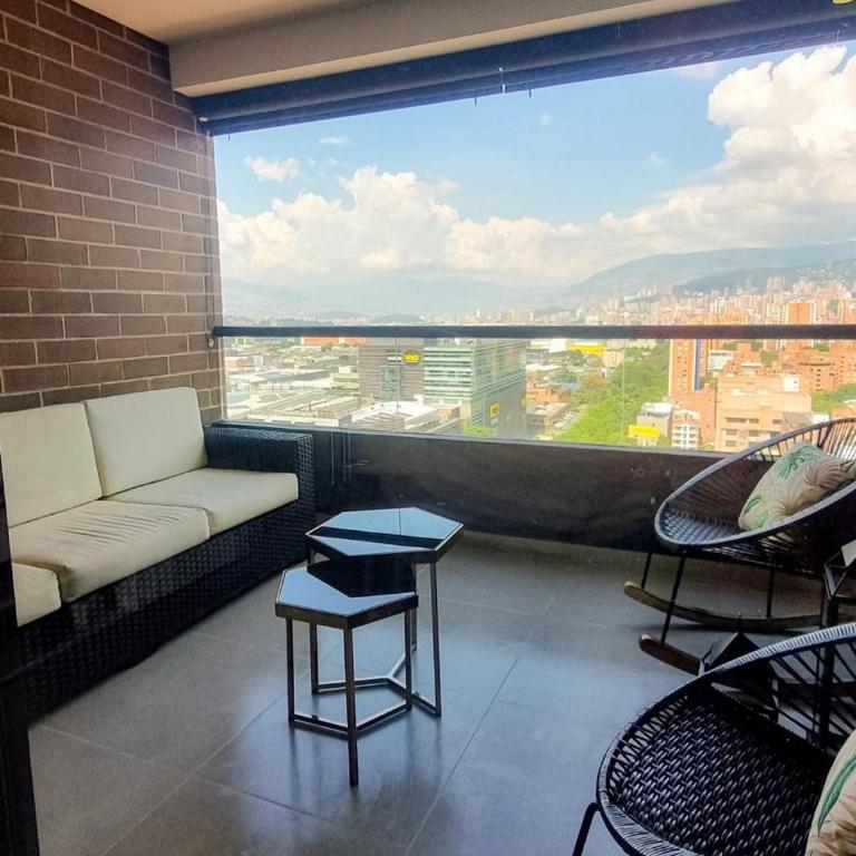 Excellent location, view, close to Provence, Envigado Medelllin Colombia - Apartamento de 2 dormitorios - 7
