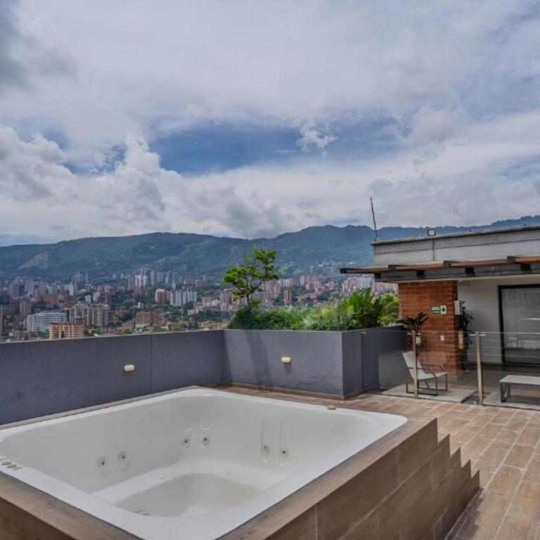Excellent location, view, close to Provence, Envigado Medelllin Colombia - Apartamento de 2 dormitorios - 17