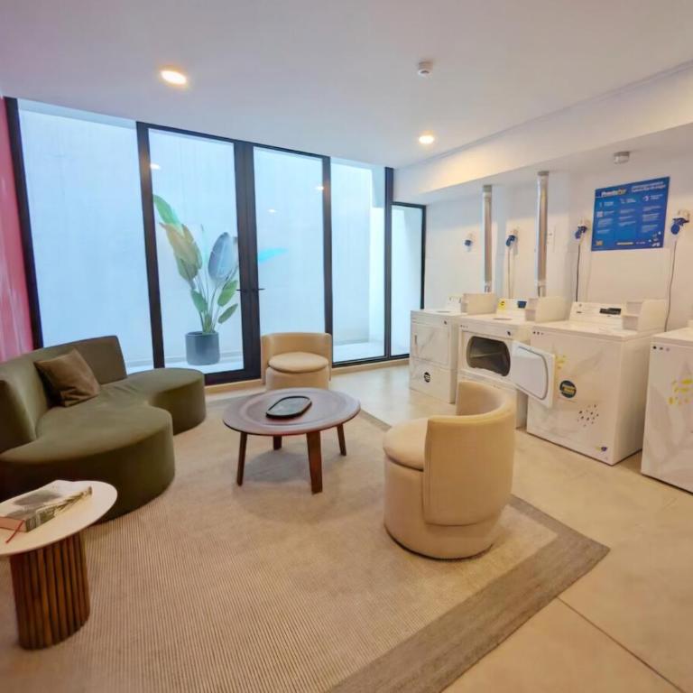Moderno y acogedor con parking y a pasos del metro - One-Bedroom Apartment - 28