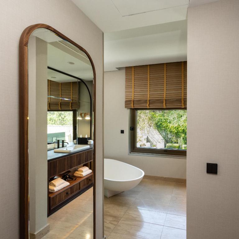 Hotel Miramar Barcelona GL - Preferred Hotels & Resorts - Newly Renovated - Double Room with Balcony - 8