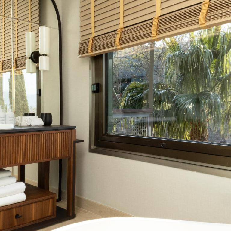 Hotel Miramar Barcelona GL - Preferred Hotels & Resorts - Newly Renovated - Double Room with Balcony - 9