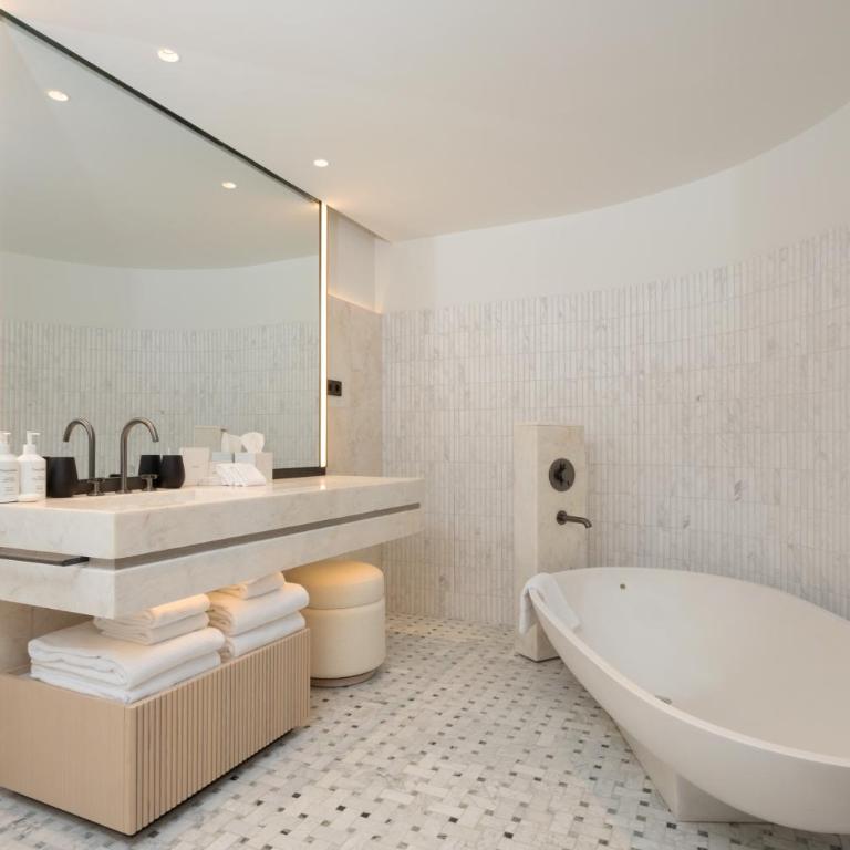 Hotel Miramar Barcelona GL - Preferred Hotels & Resorts - Newly Renovated - Superior Suite - 10