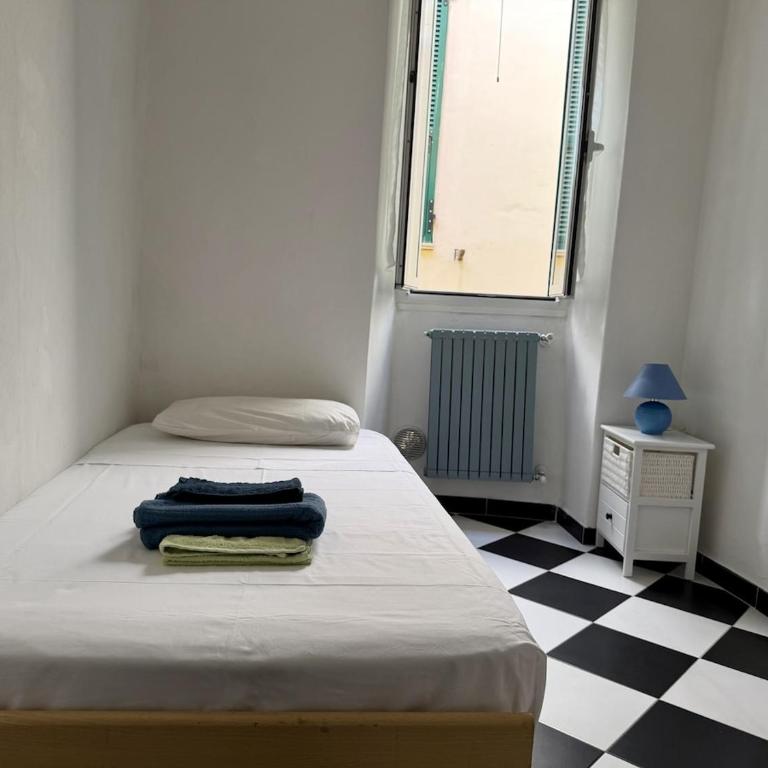 HOST4U - Casa Teresa Apartment front Beaches in Imperia City Centre - Appartamento con 2 Camere da Letto e Vista Mare - 6