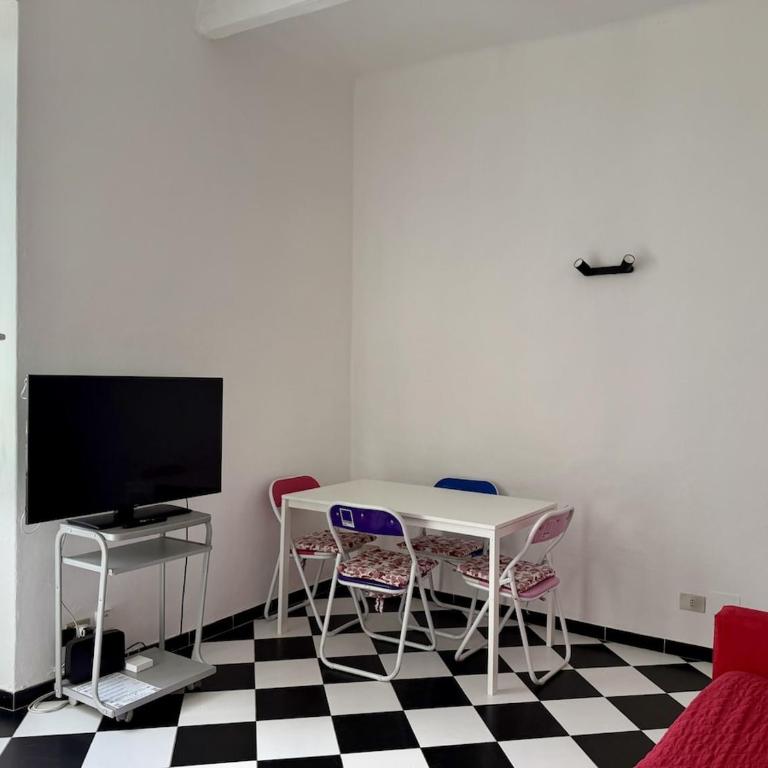 HOST4U - Casa Teresa Apartment front Beaches in Imperia City Centre - Appartamento con 2 Camere da Letto e Vista Mare - 22