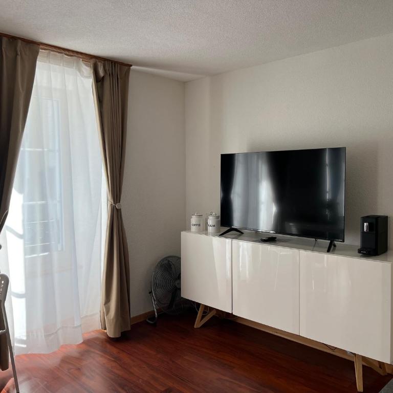 Nimbuzzz Apartments - Studio - 10