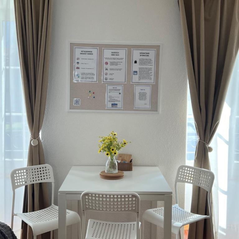 Nimbuzzz Apartments - Studio - 5
