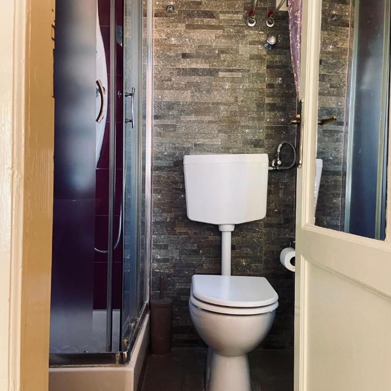 "Little Sicilian Home"-room with a private bathroom & kitchen -fridge - and shared a beautiful terrace on Hostel Taormina Center - One-Bedroom Apartment - 8