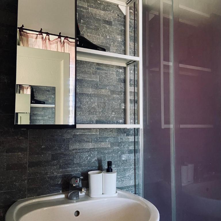 "Little Sicilian Home"-room with a private bathroom & kitchen -fridge - and shared a beautiful terrace on Hostel Taormina Center - One-Bedroom Apartment - 7