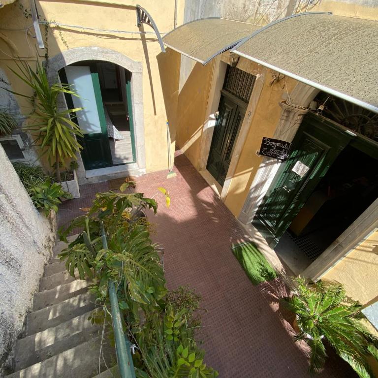 "Little Sicilian Home"-room with a private bathroom & kitchen -fridge - and shared a beautiful terrace on Hostel Taormina Center - One-Bedroom Apartment - 14