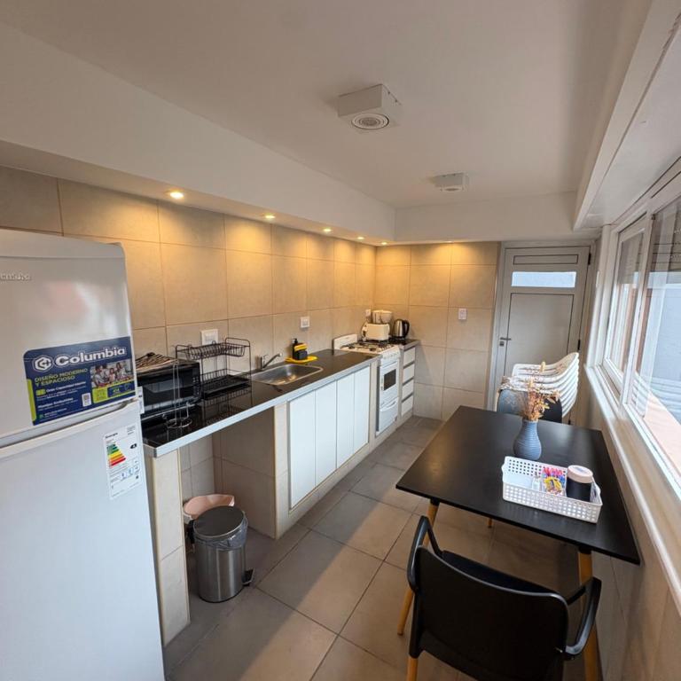 4 ambientes a 3 cuadras de la playa con parrilla y cochera - Totalmente renovado!! - Three-Bedroom Apartment - 20