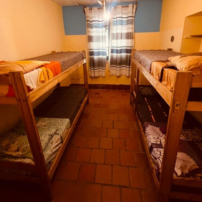 El Farolo - Habitación Compartida Mixta de 6 camas - 4