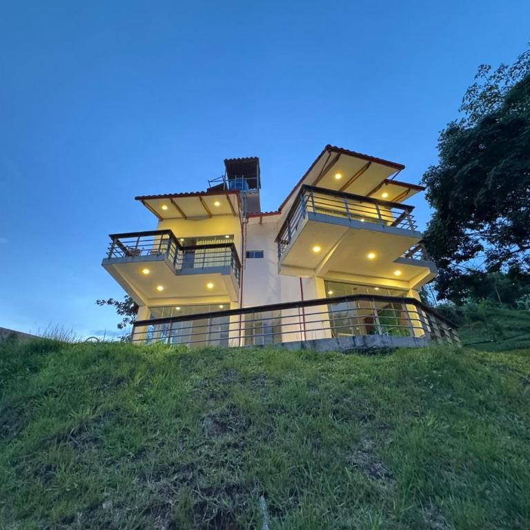 Vista Escalera Lodge - Three-Bedroom House - 12
