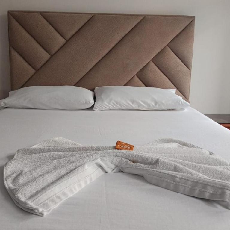 Hotel Bolivar Plaza Dorada - Habitación Deluxe - 4