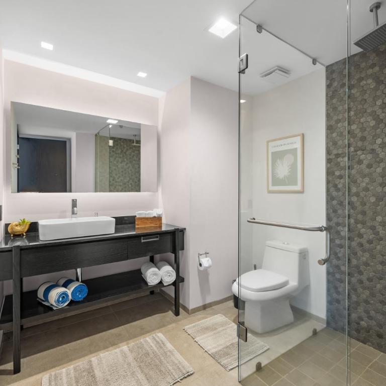 Sail View, Romantic Zone - One-Bedroom Apartment - 16