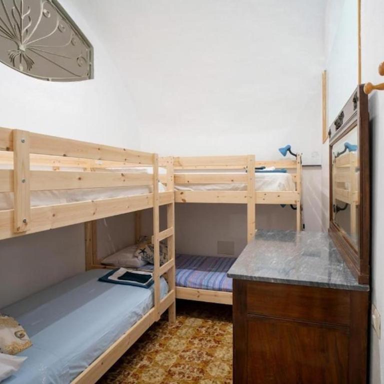HOST4U - Ligurian House with Garden in Imperia - Appartamento con 2 Camere da Letto e Vista Giardino - 19
