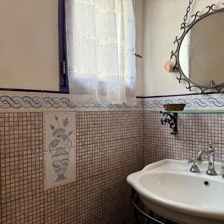 HOST4U - ex Archbishop's House & Terrace, Imperia - Appartamento con 1 Camera da Letto, Balcone e Vista Mare - 26