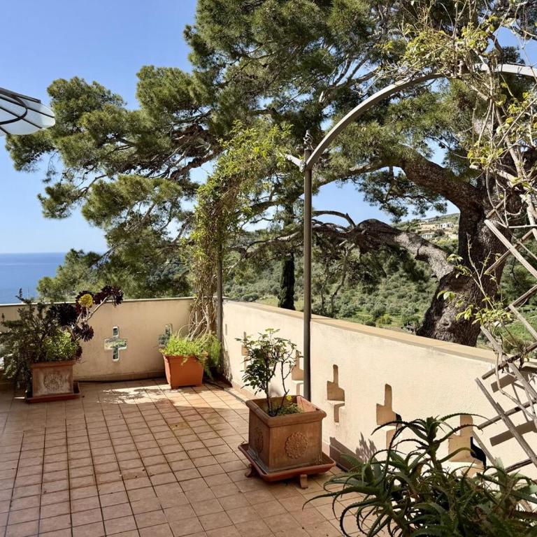 HOST4U - ex Archbishop's House & Terrace, Imperia - Appartamento con 1 Camera da Letto, Balcone e Vista Mare - 29